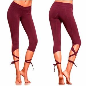 Free people movement turnout tie cropped leggings
